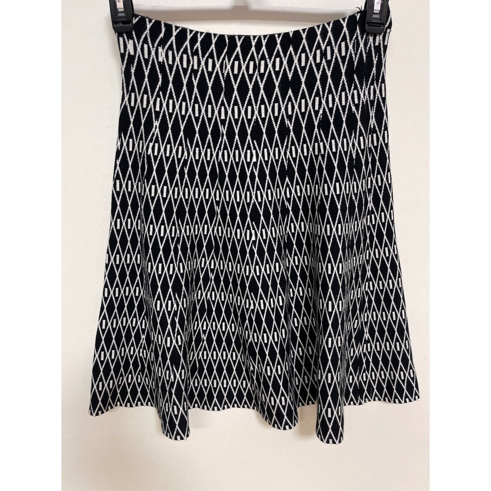 Sioni Black White Geometric Diamond Knit A-Line Skirt Medium Pull On Sweater